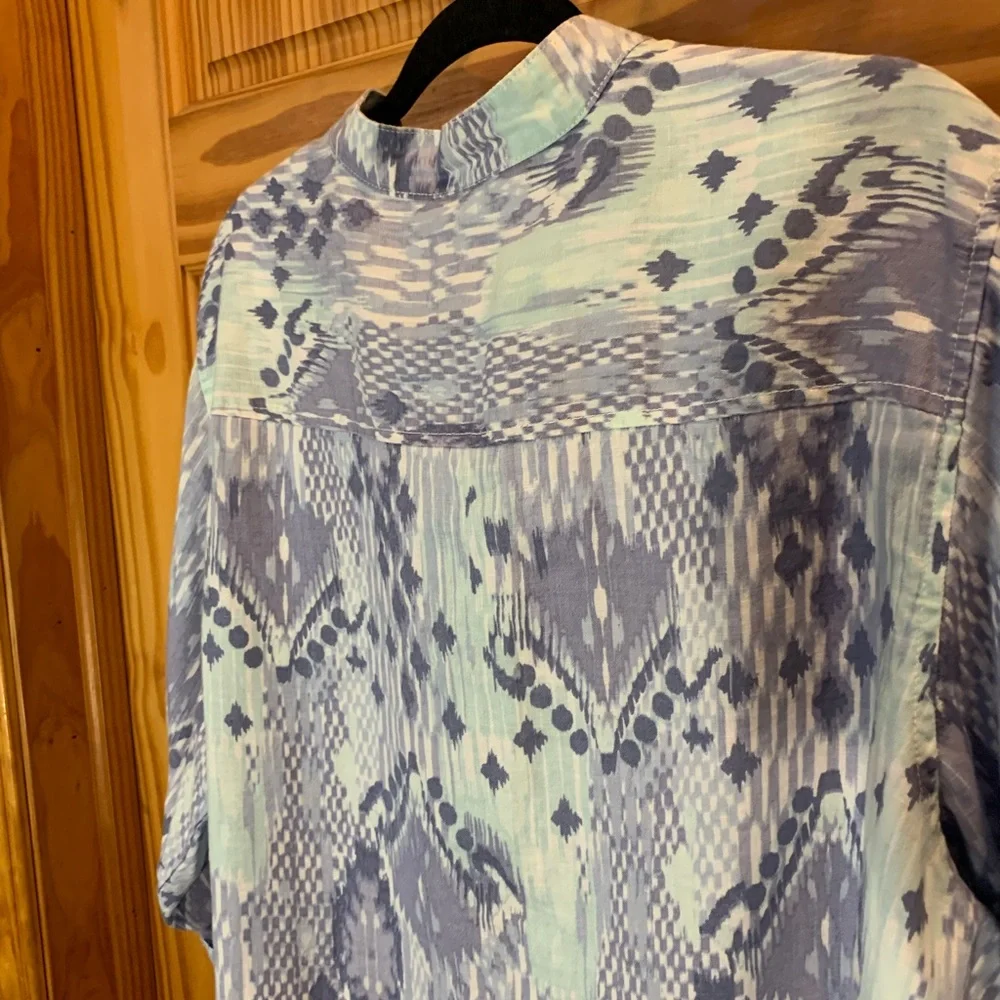 Ruby Rd. Blue and White Patterned Blouse - Picture 3 of 7